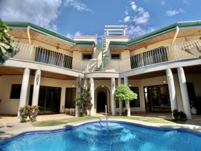 Villa Arenas- Private Pool & Easy Beach Access in Jaco